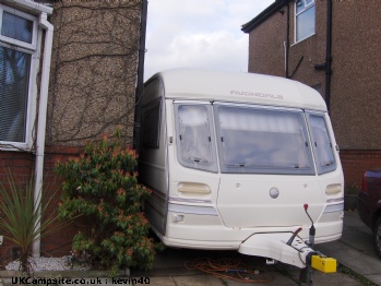 Avondale golden avocet, 2 berth, (1995)