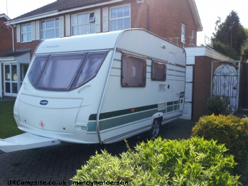 Lunar Chateau 400 motor mover, 4 berth, (2004)