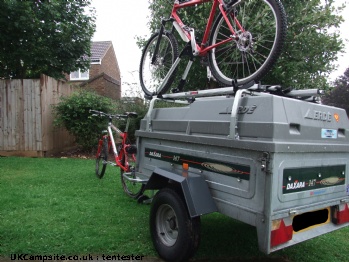 Daxara 147 with HardTop and Thule Racks