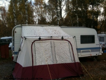 Hobby Excellent Easy 560UF, 4 berth, (2002)