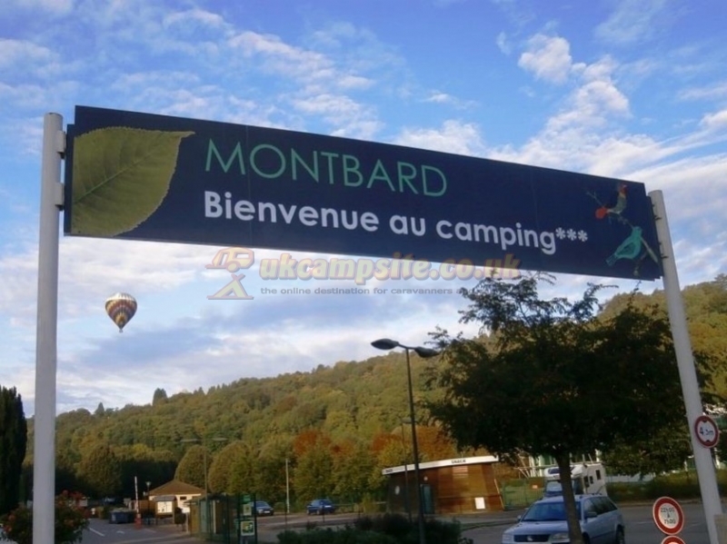 Camping Municipal Les Treilles De Montbard