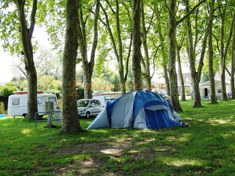 Camping Municipal Mehun Sur Yevre