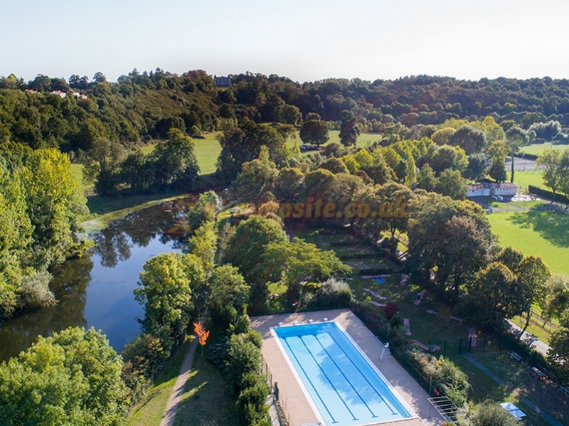 Municipal Camping Au Bord Du Lay