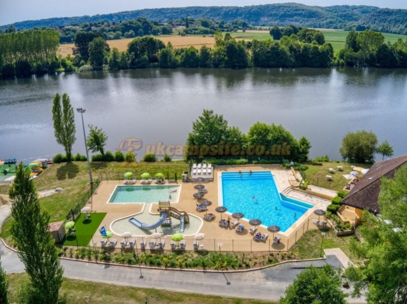 Camping Les Berges De La Dordogne