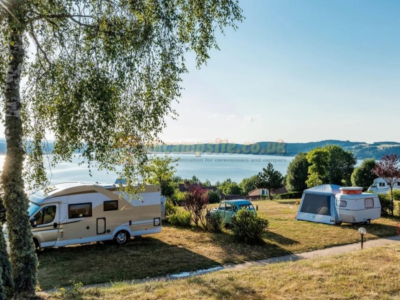 Camping Les Terrasses Du Lac