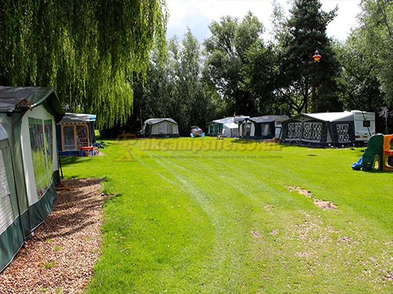 Willows Camping And Caravanning Park